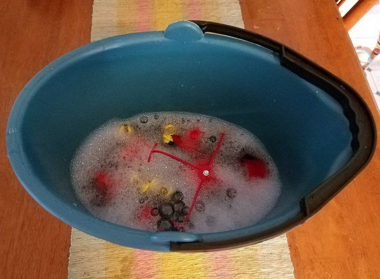 how to clean  ahummingbird feeder soak the feeder